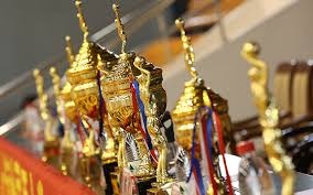 从种族融合到全美扩张，这段岁月奠定了现代棒球作为美国“国技”的根基。