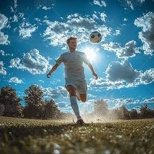 吕迪格的防守是站在那里干瞪嘛，比斯洛特先下课的估计是阿隆索